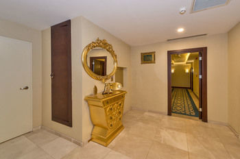 Great Fortune Hotel & Spa