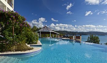Hotel Calabash Cove Resort And Spa
