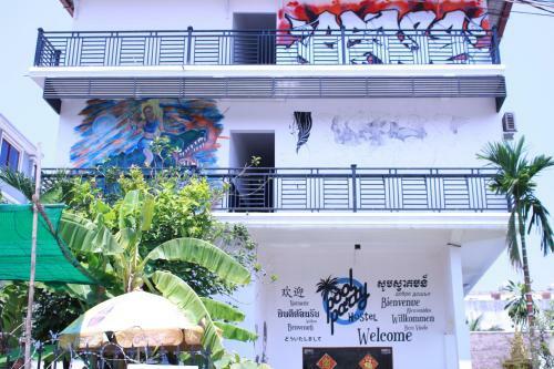 Pool Party Hostel