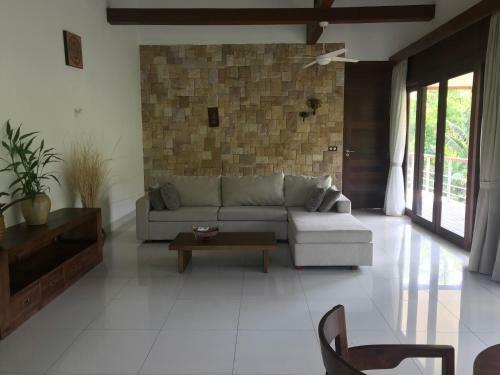 Cominsia Lodge