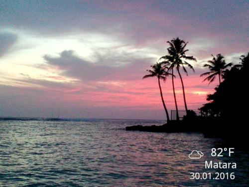 Hostal Sayuri Beach Hotel