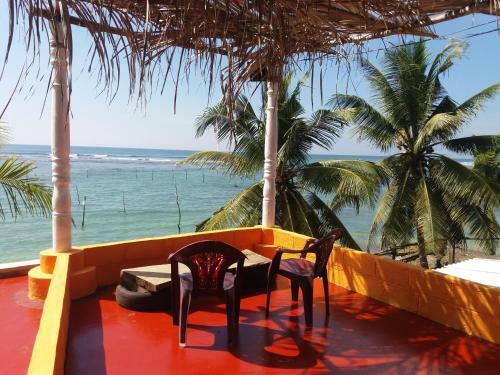 Hostal Sayuri Beach Hotel