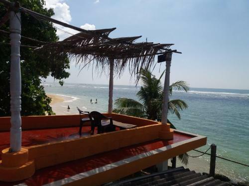 Hostal Sayuri Beach Hotel