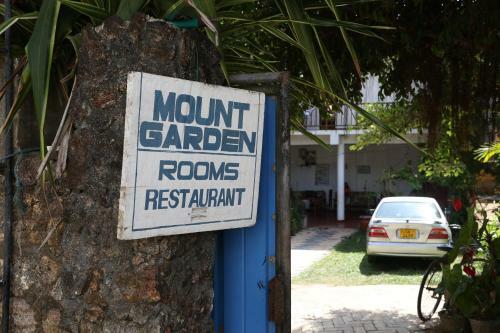 Hostal Mount Garden Guesthouse