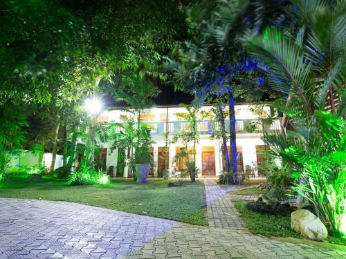 Bed & Breakfast Celestial Inn