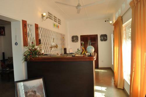 Hostal Dions Guest House