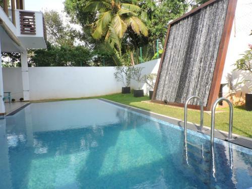 Hostal Binnacle Negombo
