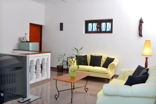 Hostal Ayubowan Guesthouse