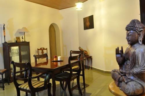 Hostal Ayubowan Guesthouse