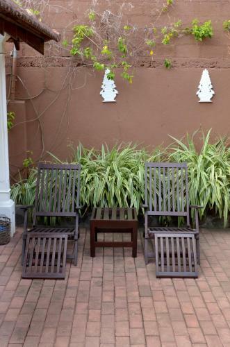 Hostal Ayubowan Guesthouse