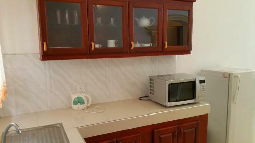 Hostal Holiday Fashion Inn