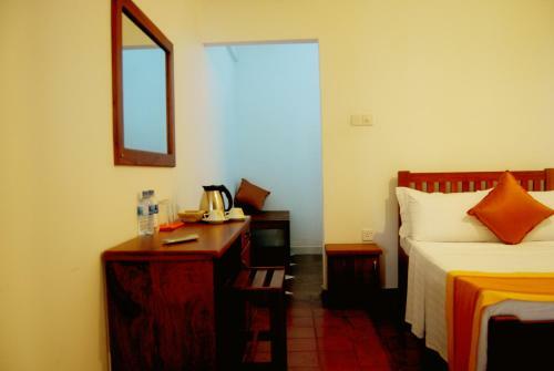 Airport City Hub Hotel