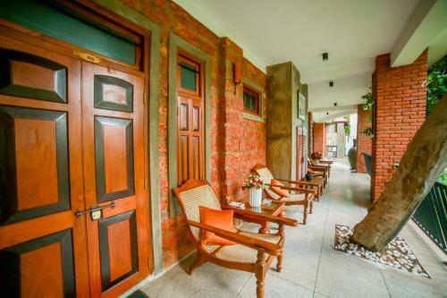Airport City Hub Hotel