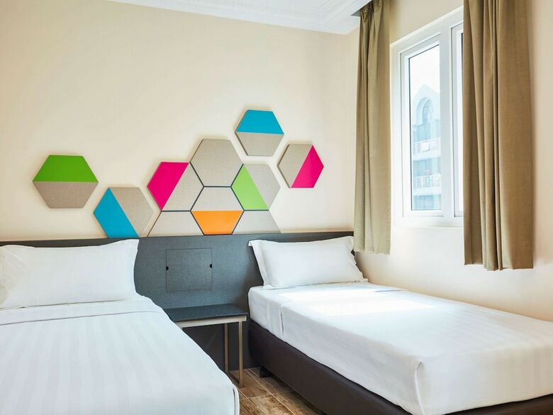 Fragrance Hotel Emerald