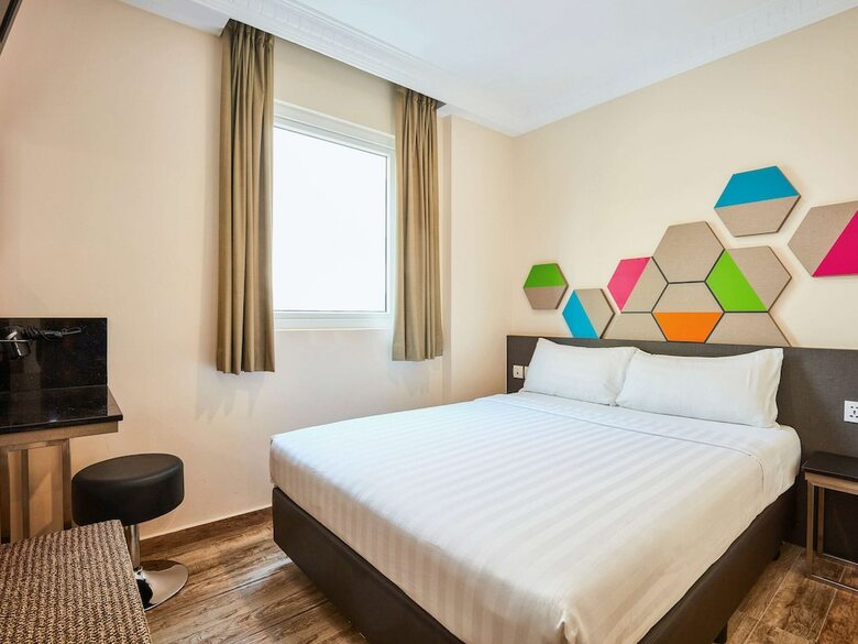 Fragrance Hotel Emerald