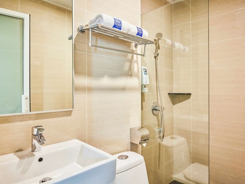 Fragrance Hotel Emerald