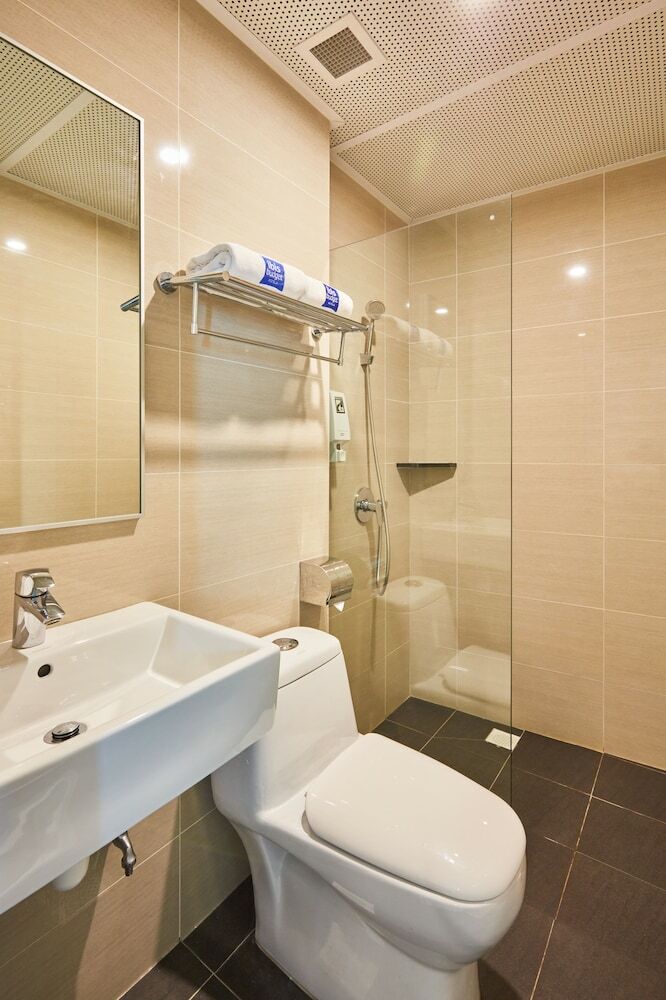 Fragrance Hotel Emerald