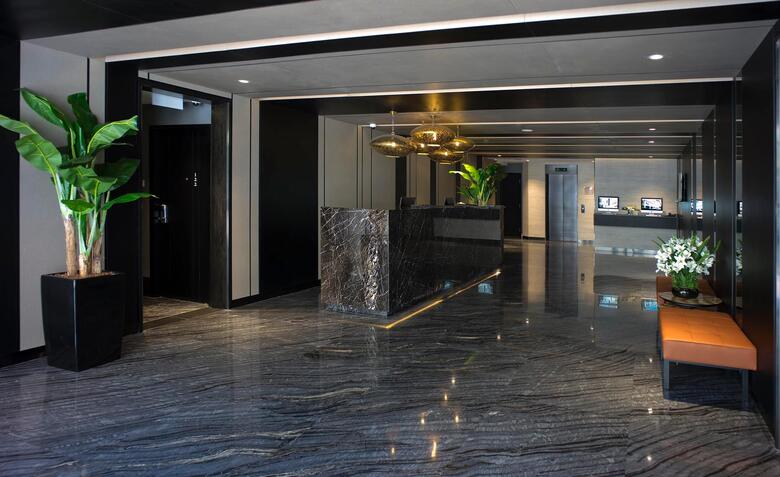 Hotel 81 Opera