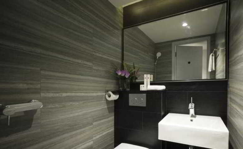 Hotel 81 Opera