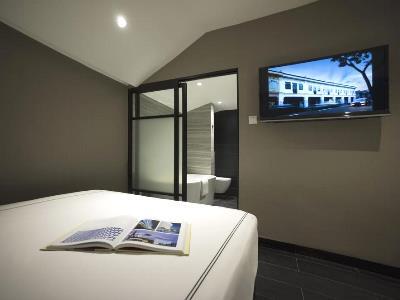 Hotel 81 Opera