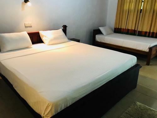 Hotel Inamaluwa Inn