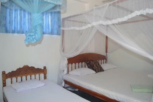 Hostal Shanika Beach Inn