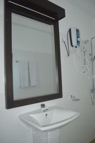 Hostal Shanika Beach Inn