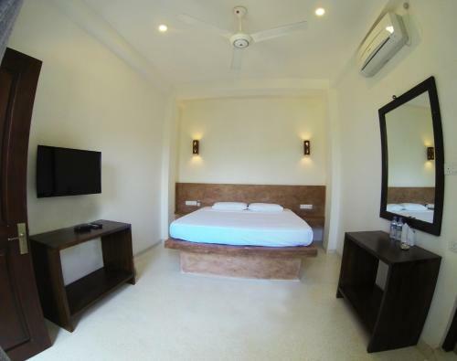Hideaway Lodge
