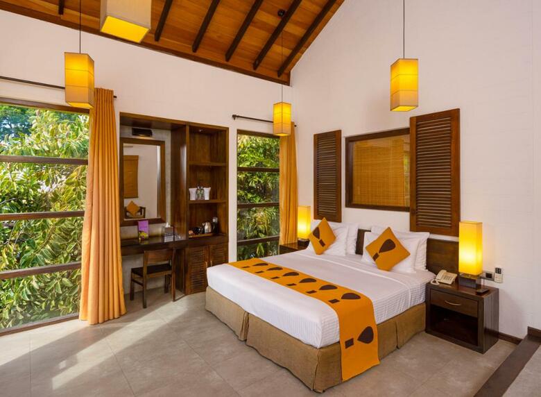 Hotel Chaarya Resort & Spa