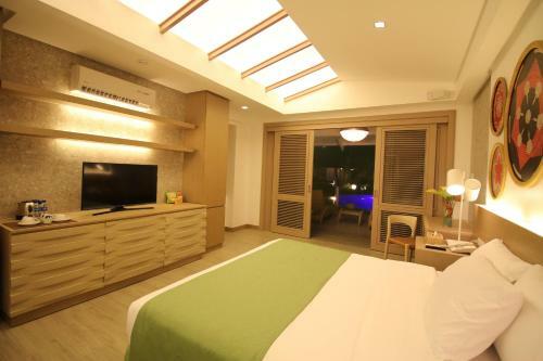 Hotel Bohol Shores