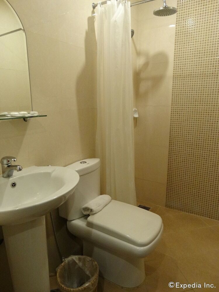 Hotel The Peridot Suites