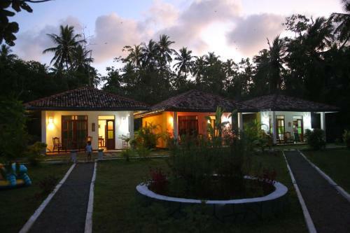 Hotel Jasmine Cabanas