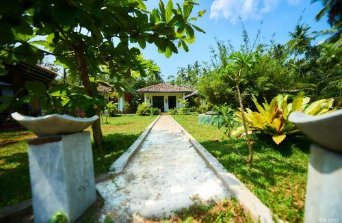 Hotel Jasmine Cabanas