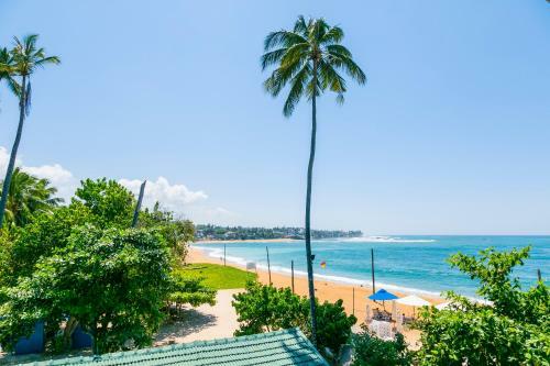 Hotel Thaproban Beach House