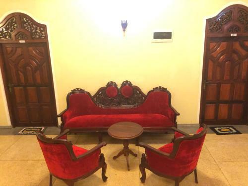 Hostal Tiny Royal Palace