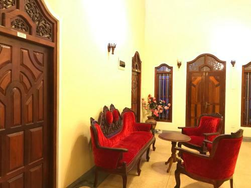 Hostal Tiny Royal Palace