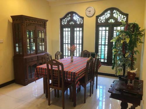 Hostal Tiny Royal Palace