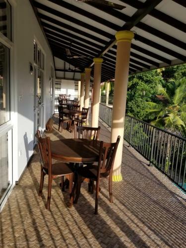 Coral Palm Villa And Apartment