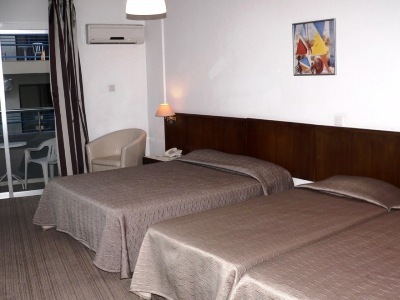 Hotel Apartments Petrou Bros