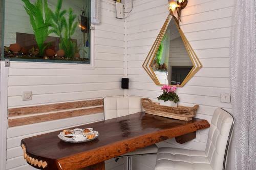Lodge On The Sea