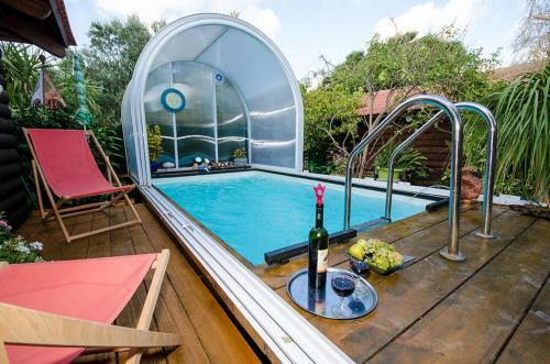 Lodge On The Sea