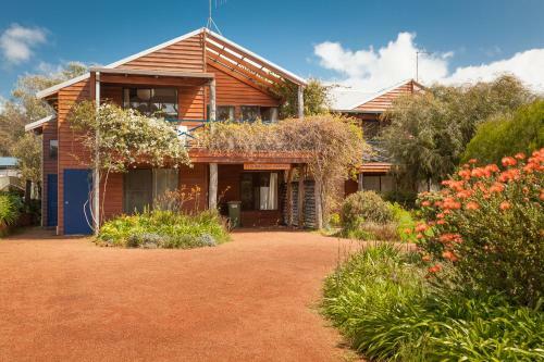 Villa Rainbow House