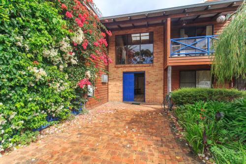 Villa Rainbow House