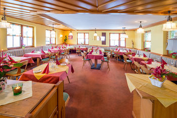 Hostal Hotel Bl�mchen