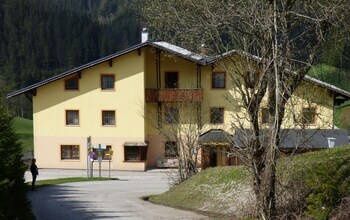 Hostal Hotel Bl�mchen