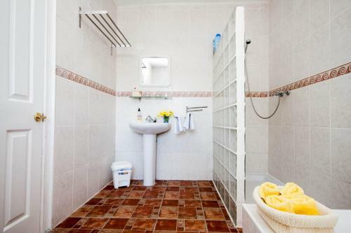 Dos Alamos B&B