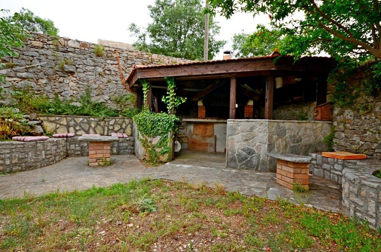 House Teo