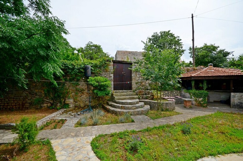House Teo