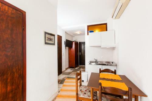 Apartments Sumpetar Beach