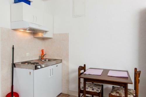 Apartments Sumpetar Beach